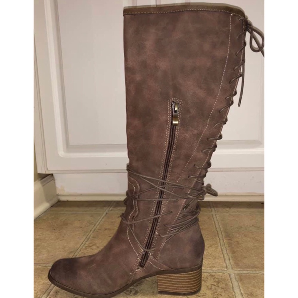 Lace Up Fall Riding Boots - Picture 4 of 7